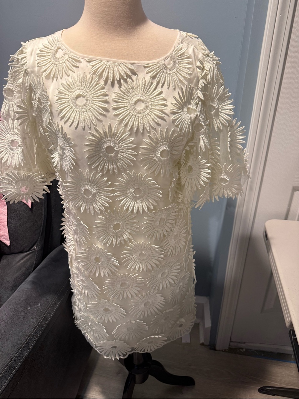 Trina Turk Cream Floral Appliqué Shift Dress